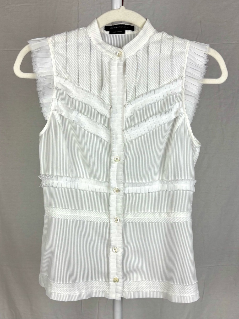BCBG MaxAzria Sleeveless White Ruffle-Trim Button Front Top